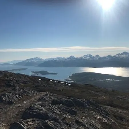 Trivelig Leilighet Ved Inngangen Til Senja Apartment