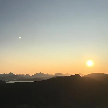 Trivelig Leilighet Ved Inngangen Til Senja Apartment *